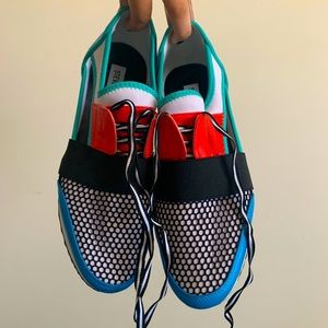 Steve Madden Arctic Cut-Out Sneakers